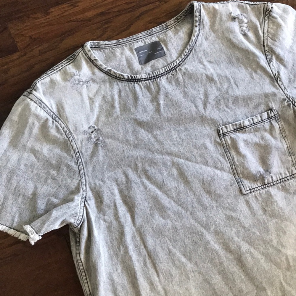 Zara | 1975 distressed ripped medium pocket gray t shirt
